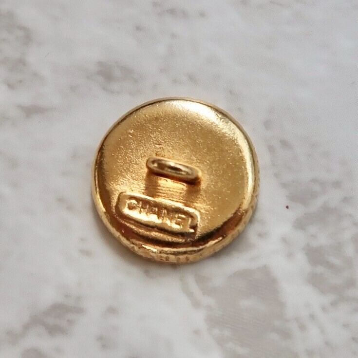VINTAGE CHANEL BUTTON】ミニインパクト ゴールドボタン 14mm C