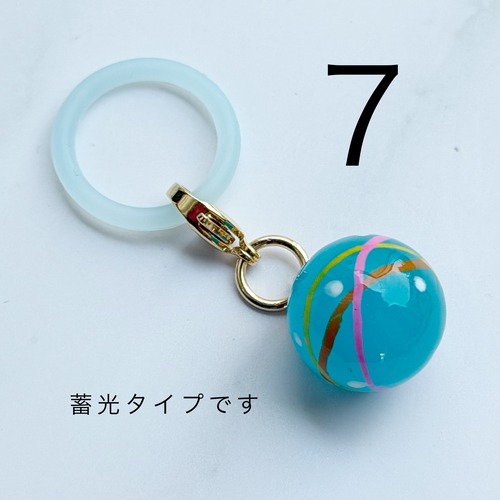 【金具ゴールド】まんまる、つやつや、ふたつとない。実物をお届け！レジンヨーヨーチャームャーム✨数量限定