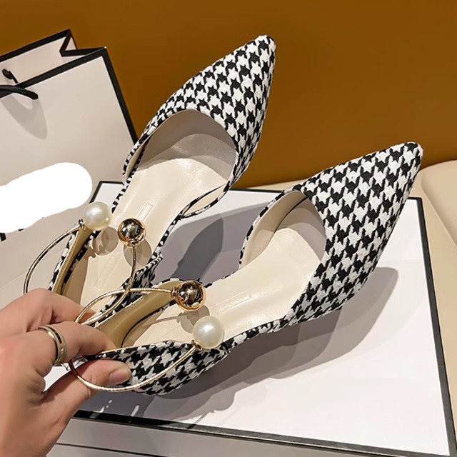 【送料無料】 パンプス 2色 靴 シューズ ローヒール ポインテットゥ 飾り エレガント 可愛い 大人可愛い きれいめ シンプル カジュアル シック コンサバ 華やか 大人 上品 おしゃれ 主役級 こなれ感 高見え 高級感 フェミニン 千鳥格子 夏 レディース 女性用 ママ 20代 30代 40代 デート お出かけ 女子会 お呼ばれ 休日 お茶会 授業参観 垢抜け デイリーユース 普段使い ファッション コーデ スタイル 楽ちん 歩きやすい ブラック 大人カラー