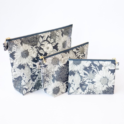 三点セット　リバティ　ラミネートポーチ  スイムダンクレア