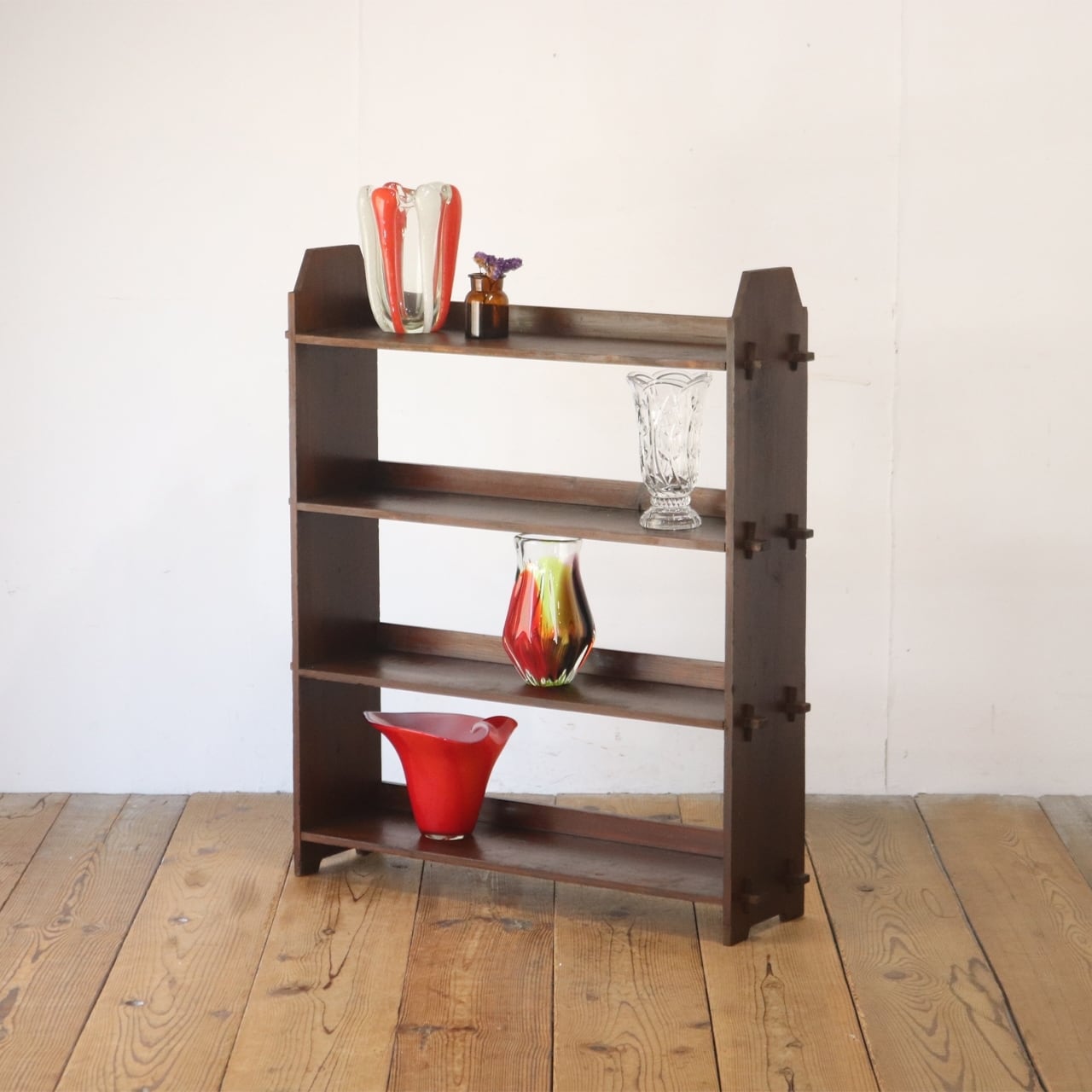 レトロ 小振り 楔本棚 くさび ブックシェルフ オープンシェルフ 飾り棚