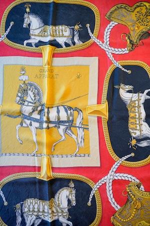 【1980s】"GRAND APPARAT 1962" Hermès Carré 90 Silk Scarf