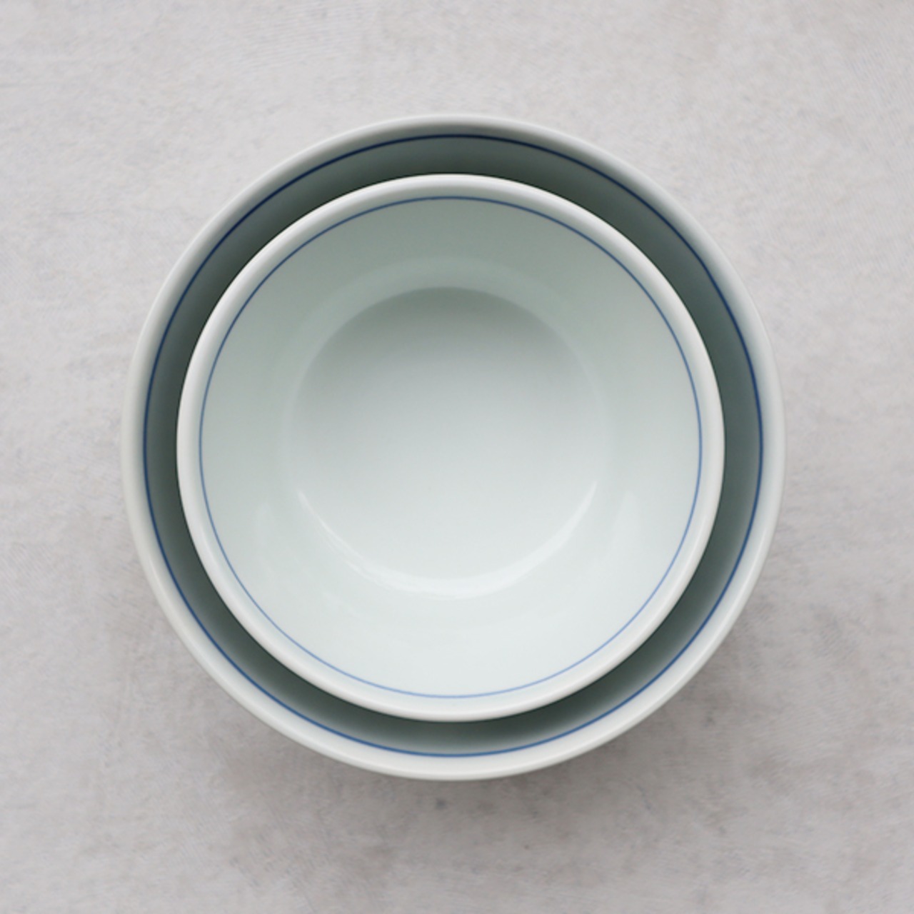 波佐見焼　イージー丼　ブルーアラベスク筋彫　Lサイズ