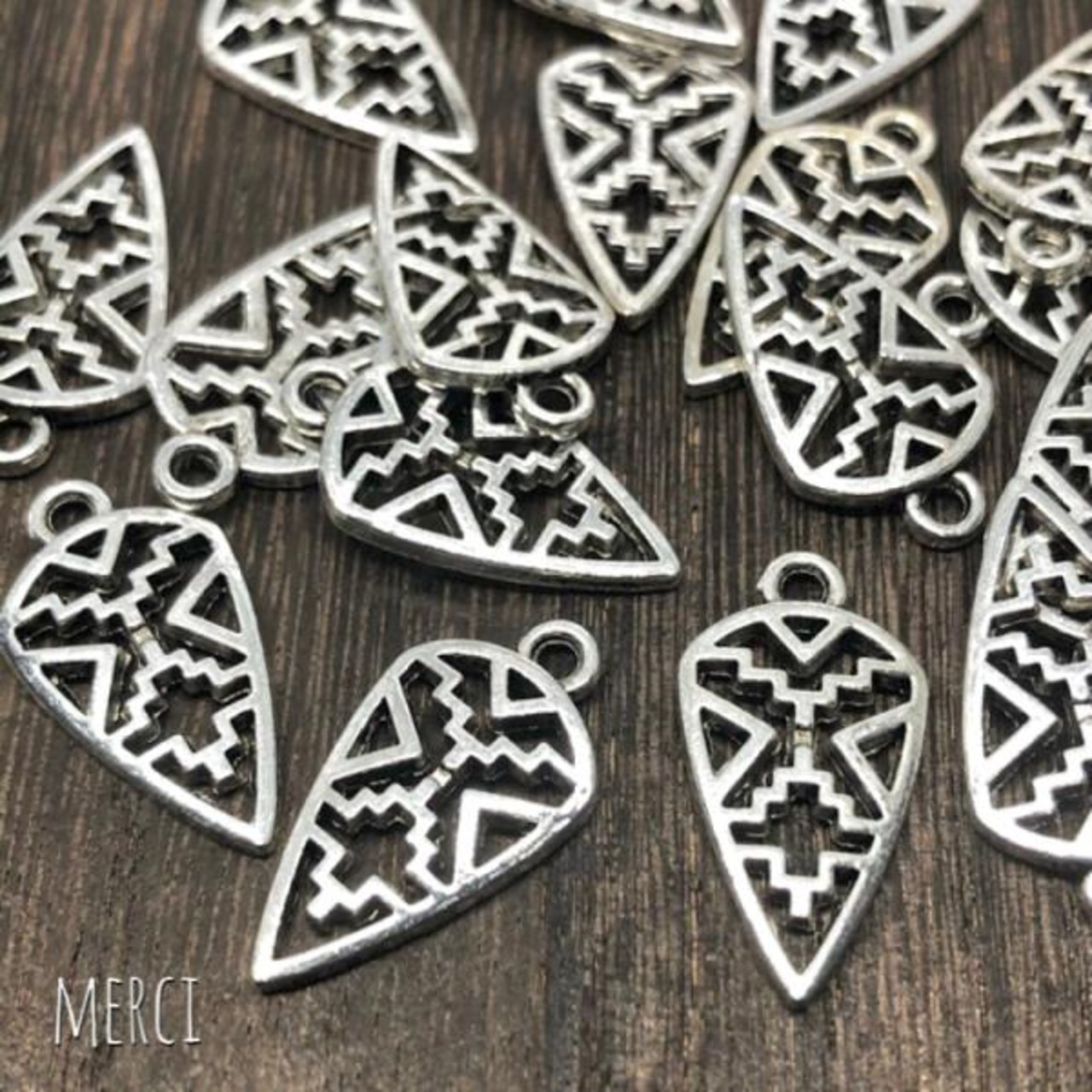 【2個】ネイティブアローチャーム/コネクター/オルテガ