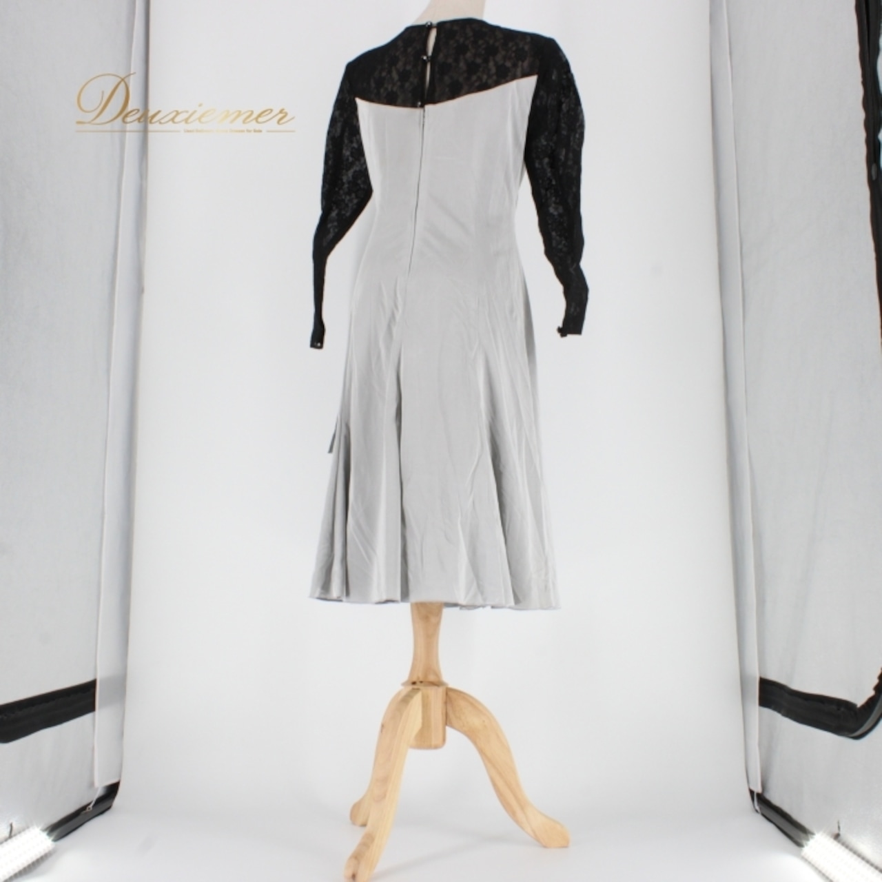 社交ダンス 衣装 スタンダード ドレス ワンピース レッスンウェア パーティドレス レディース 花柄 レース ブラック系 シルバー系 黒 長袖 シック 光沢感 滑らかな触り心地 繊細な花柄 おしゃれ パーティー トレーニング 衣装 結婚式 フォーマル 体型カバー 風合い ドレッシー セクシー 研修 競技用 複数サイズ展開 透け感