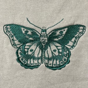 【Hanes】スウェット トレーナー 刺繍 蝶 チョウ アースカラー くすみカラー くすみグリーン XL ビッグサイズ オーバーサイズ US古着