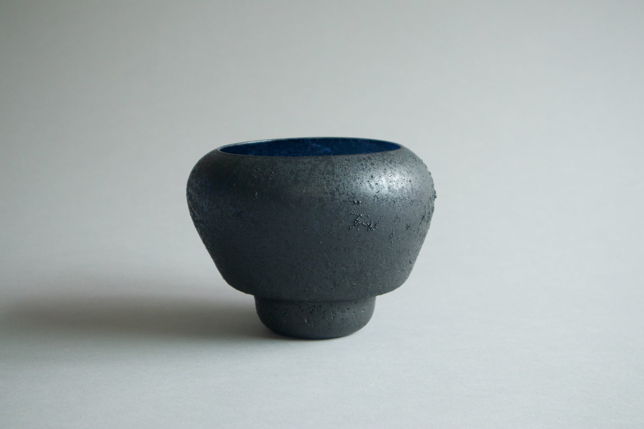 □池上太郎 ： 黒くなった青い器 | 器の店・沈丁花