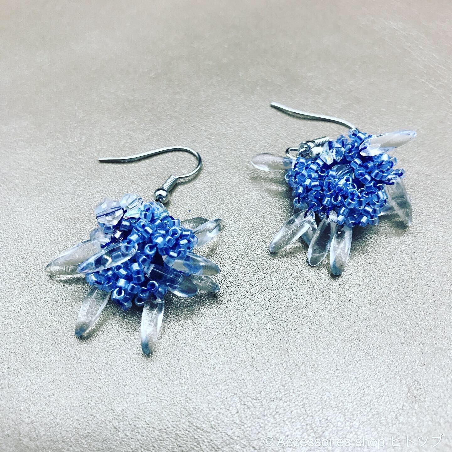 0187:blue×clear チェコガラスのフックピアス