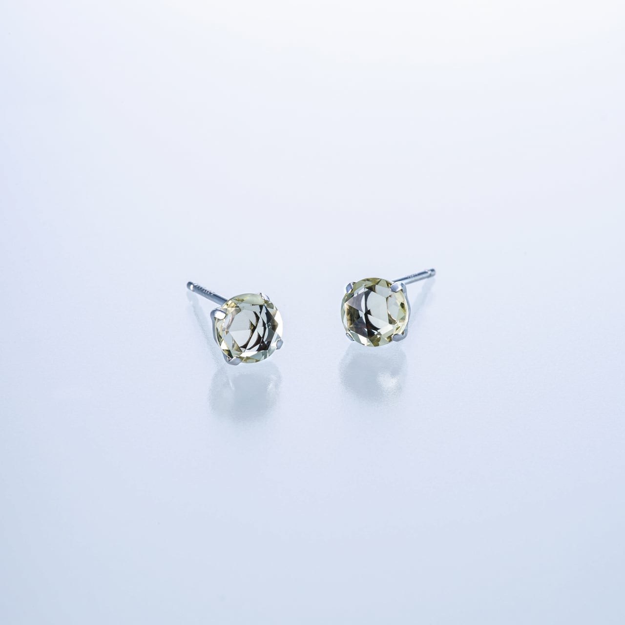 【明日の私へ、笑顔を】
Ptローズカットレモンクォーツピアス