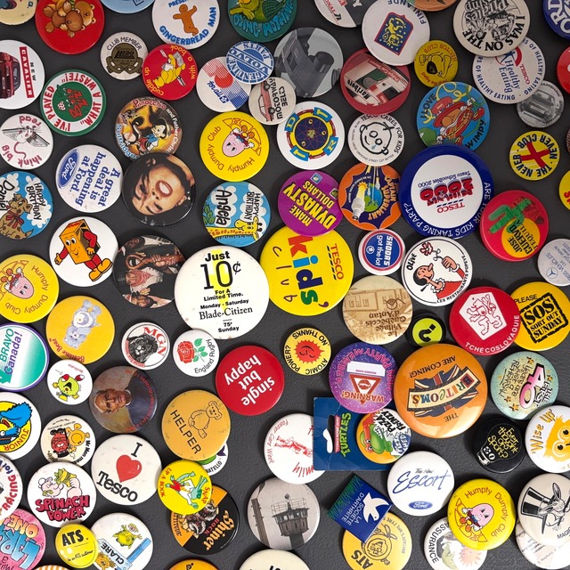 100個 ヴィンテージ レトロ 缶バッジ  vintage ビンテージ 古着 通販 リメイク 雑貨 2509010_2508013_2