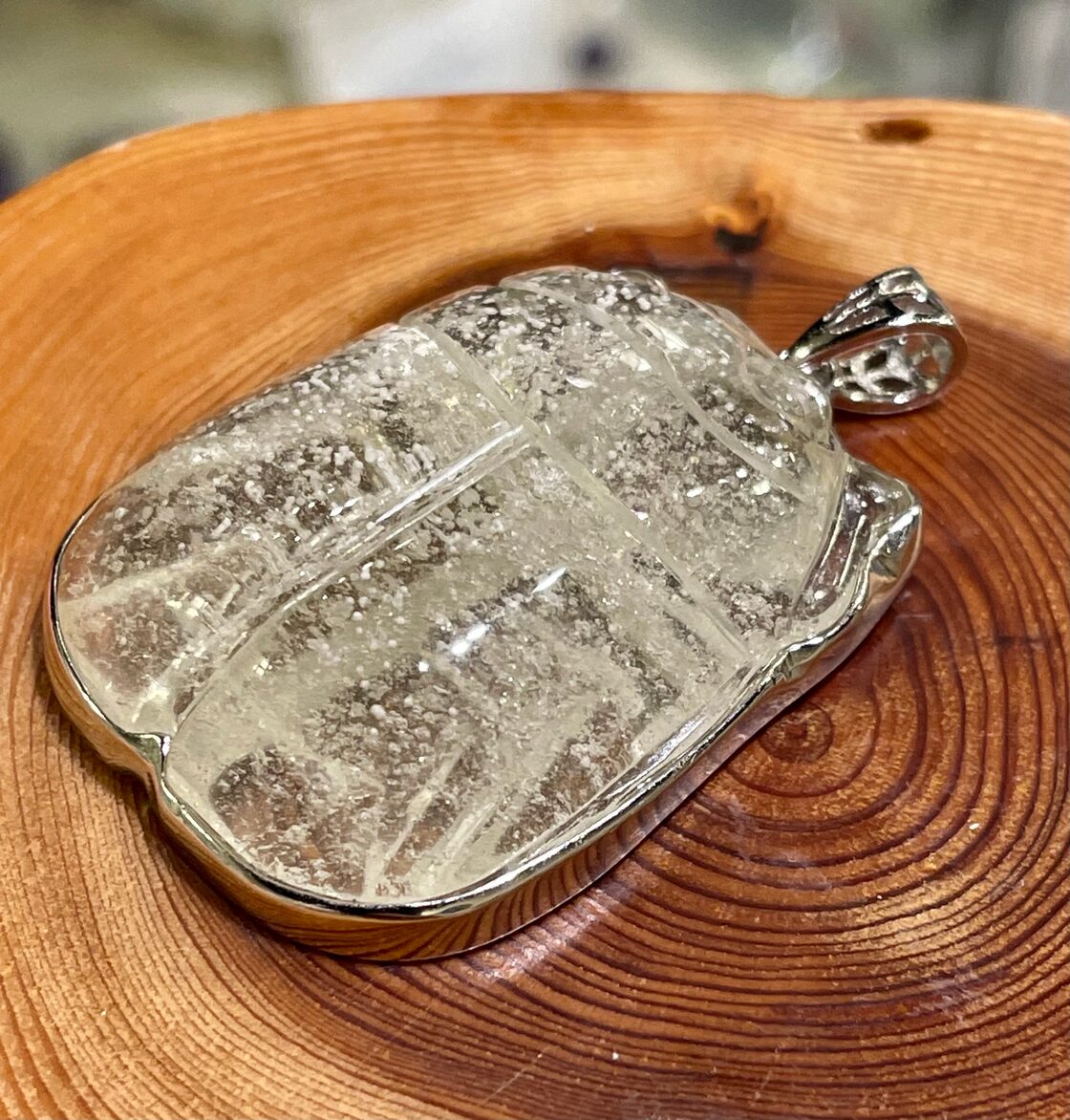 プレミアム！最高グレード！リビアングラス スカラベ ペンダント 甲虫  