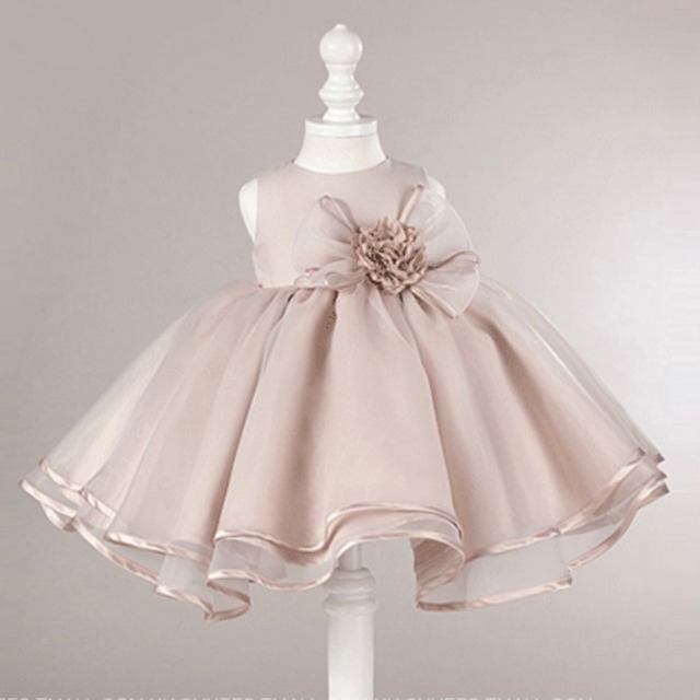 子供服 90〜150 フレアドレス ノースリーブ リボン 送料無料 リーフ フレアスカート 子供 キッズコーデ キッズファッション キッズドレス キッズ 可愛い きれいめ エレガント クルーネック 春 夏 秋 ガーリー 韓国系 お出かけ 外出 きれいめカジュアル 着回し ファッション デート コーディネート 重ね着 休日 特別な日 お祝い 記念日 カジュアル 普段着 春コーデ 夏コーデ 韓国 おしゃれ シンプル ゆったり 韓国ファッション ワンポイント コーデ 発表会 演奏会 パーティドレス パーティー