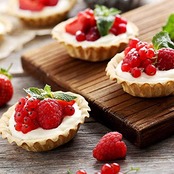 ESTVLB ミニ エッグタルト型 炭素鋼 繰り返し使え ミニパイ型 裏地付き型 お菓子用 円形 DIY製菓用品 耐熱 耐油 家庭用 ベーキングツール 12個セット 直径6.5cm