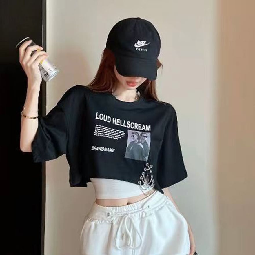 逆光ロゴのY2K サブカルレイヤードクロップドTシャツ