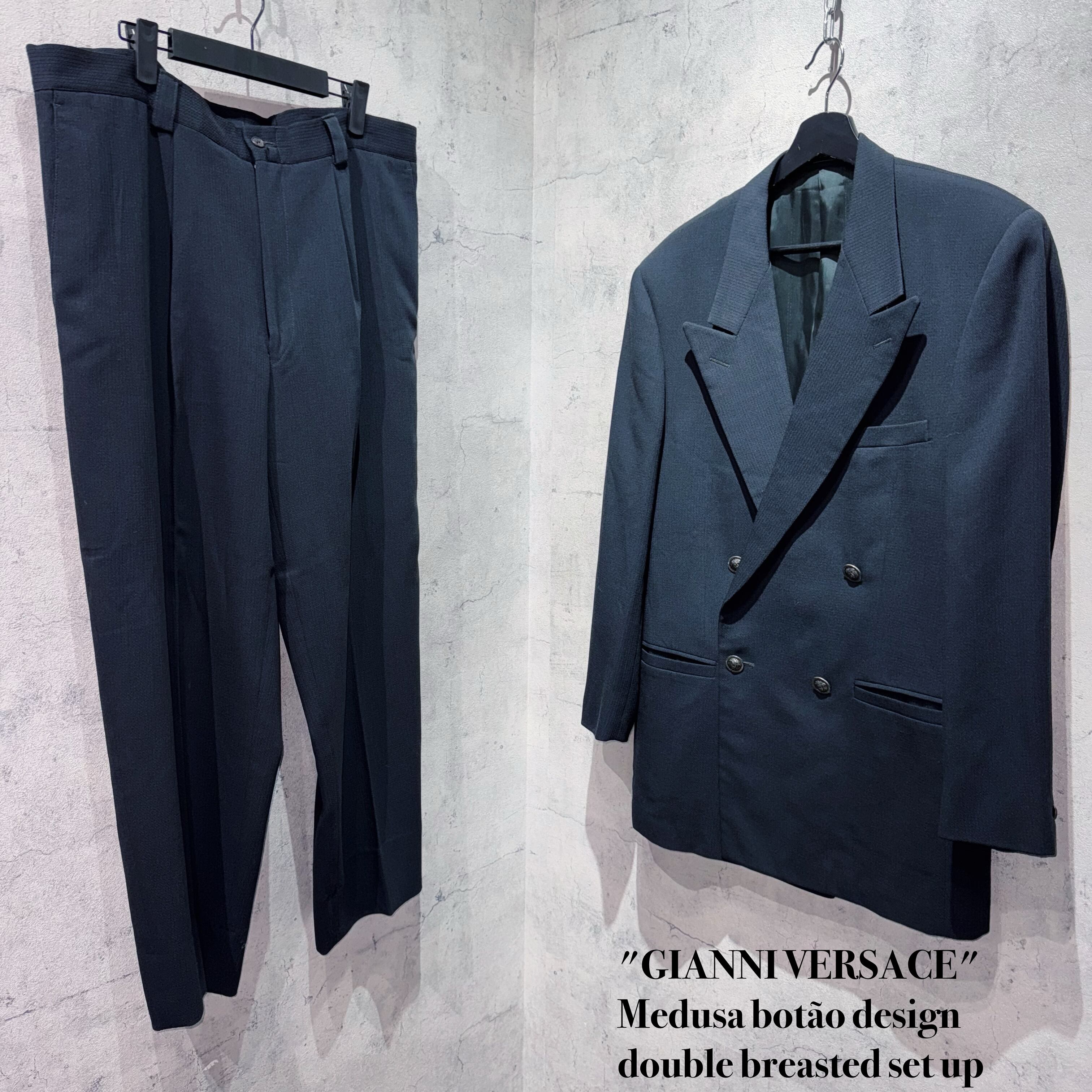 "GIANNI VERSACE"Medusa botão design double breasted set up