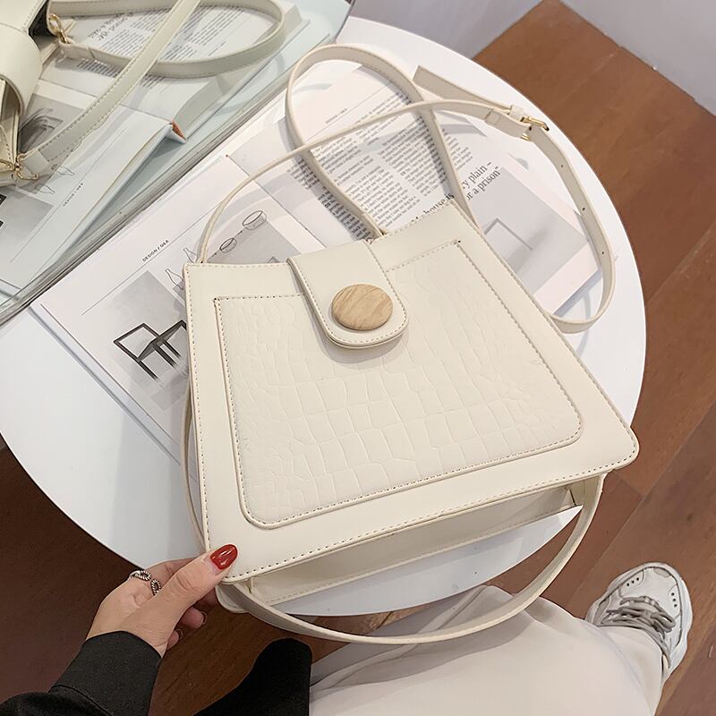 スモールバッグレディースバッグ2020ワイルドワンショルダーメッセンジャーバッグネットセレブウエスタン脇の下の人気の新しい流行のファッションバージョン Tiancai_Wing_Bag7306293