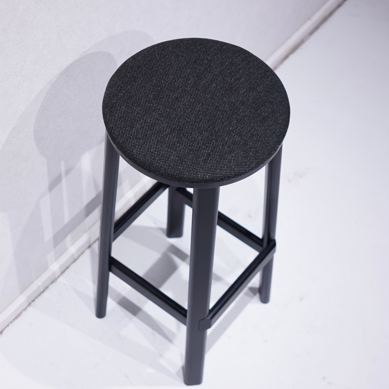 KARIMOKU NEW STANDARD / ARCHIVE BARSTOOL PAD HIGH / プロ仕上げ カリモクニュースタンダード アーカイブ バースツール ハイスツール デザイナーズ家具 CHRISTIAN HAAS 名作