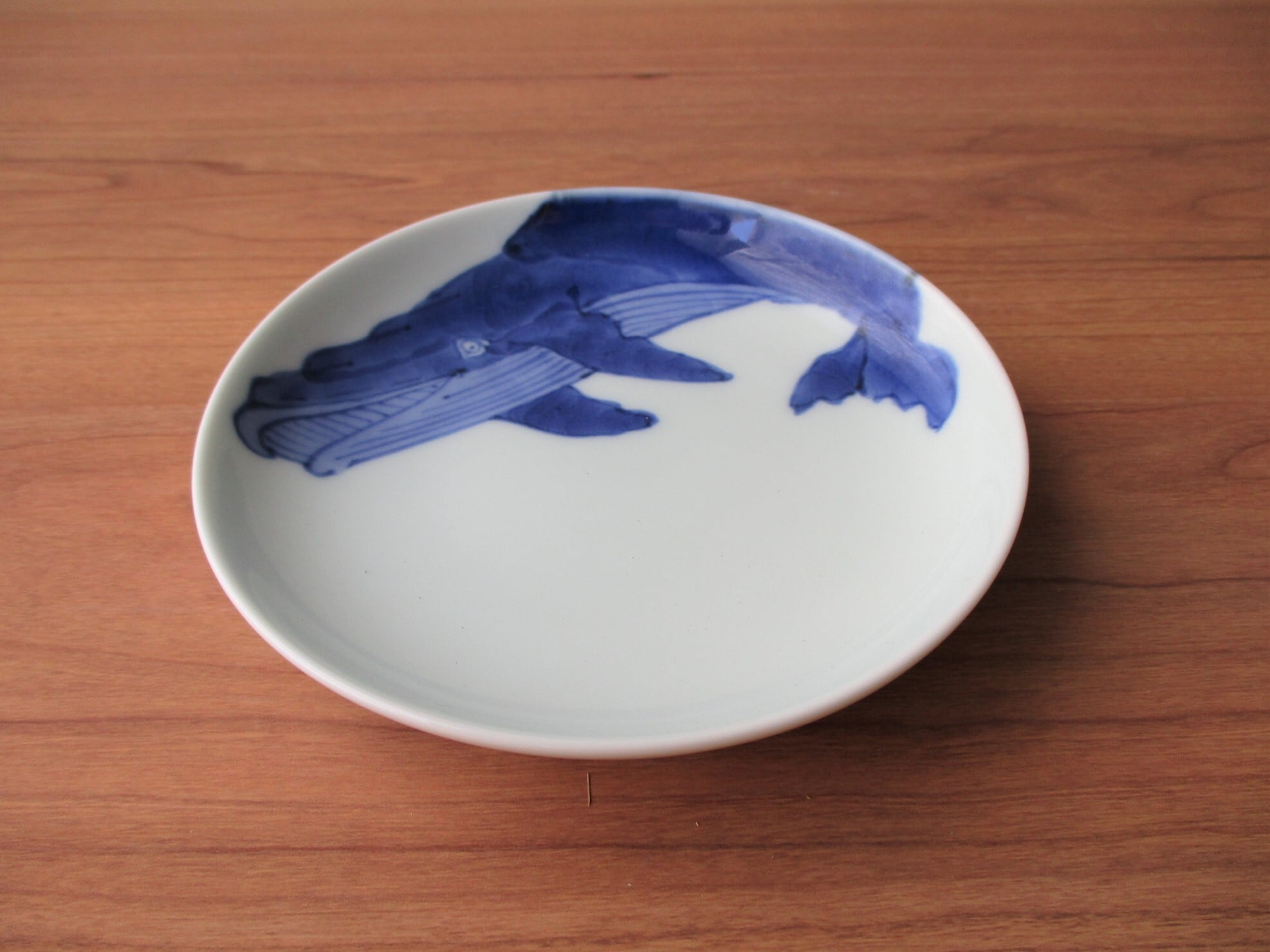 有田焼 渓山窯：染付ナガスクジラ リムプレート（大）☆ 【公式通販】