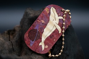 【カナダの象徴】 メープルバール スタビライズドウッド ドッグタグ 象嵌 勇魚と惑星