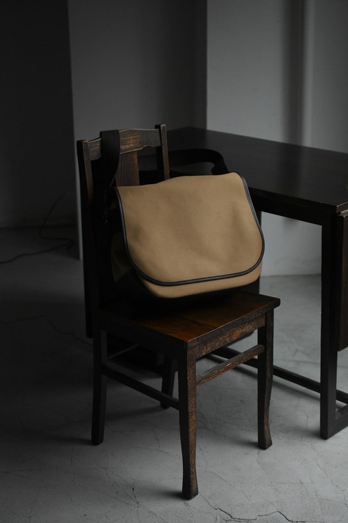 KAPTAIN SUNSHINE / Shoulder Bag By Brady (Khaki)