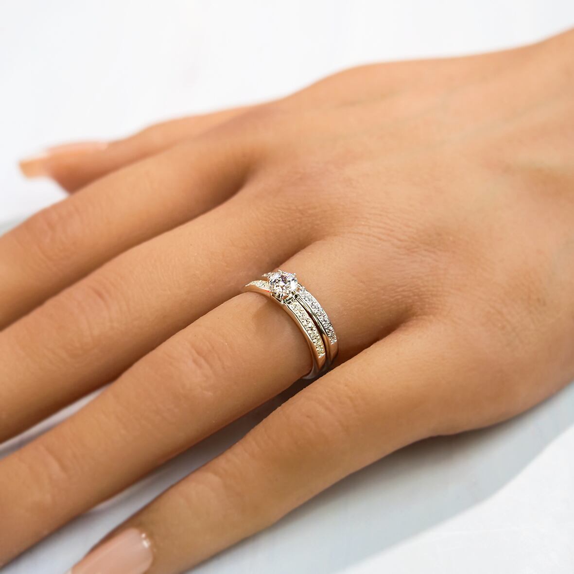 【K18ゴールド プラチナ エンゲージリング 婚約指輪】K18 Pt950 天然ダイヤモンド モアサナイト 婚約指輪 エンゲージリング シリーズ009