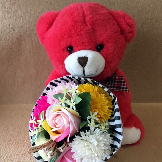 クマのチップwithソープフラワーブーケ 花と緑と雑貨のお店 アトリエ花子