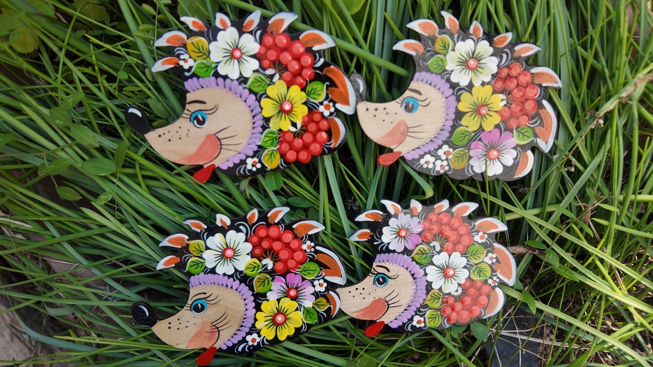 ウクライナ伝統絵画 ペトリキウカ塗り 木製ブローチ（ホメンコ作） - 4