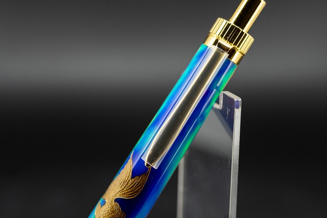 【科学技術と芸術の宝石】ハイブリッドオパール 漆 沈金 金魚と水草 gold BP