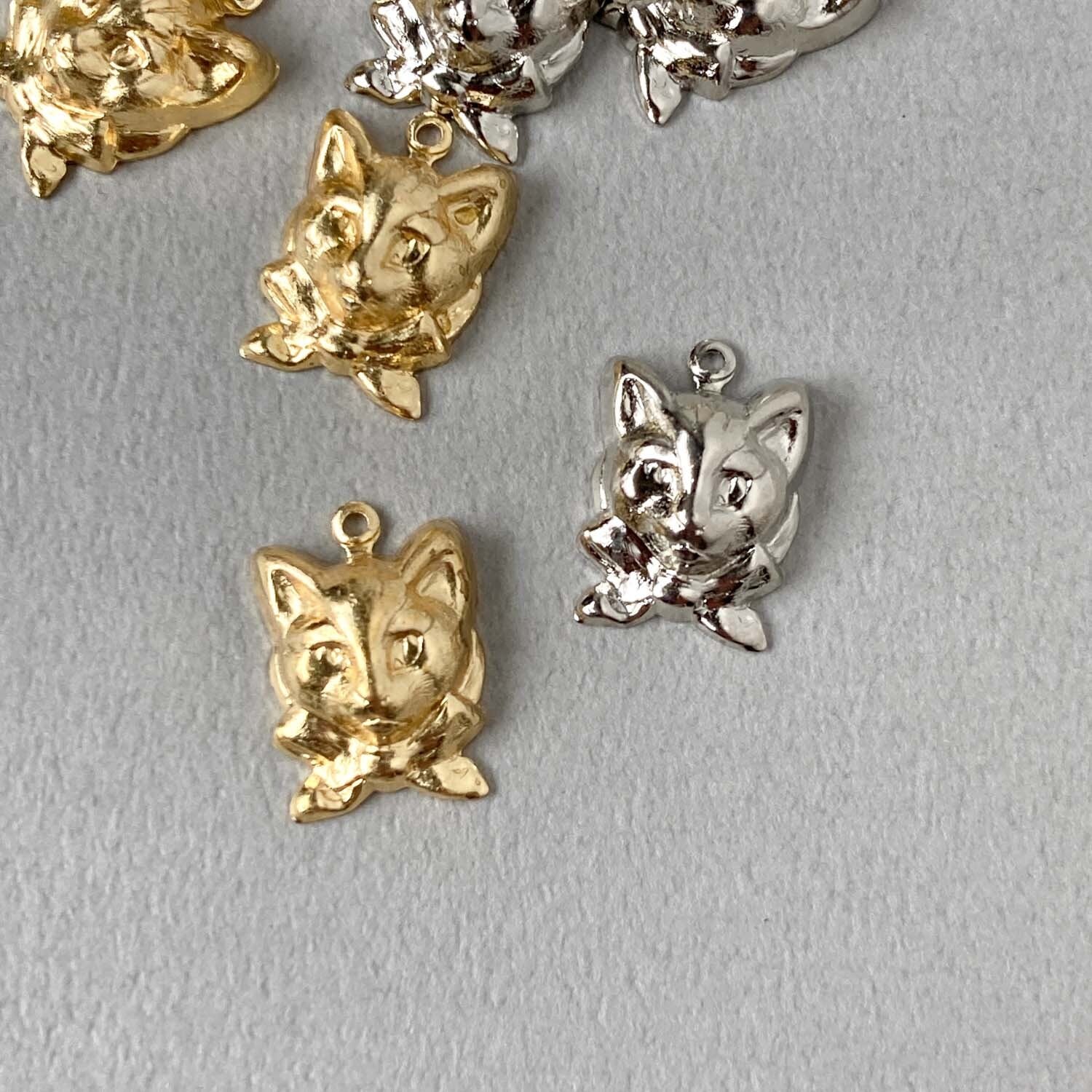 新色追加〉USA真鍮 立体猫の顔チャーム（17mm） | Dua-アクセサリー