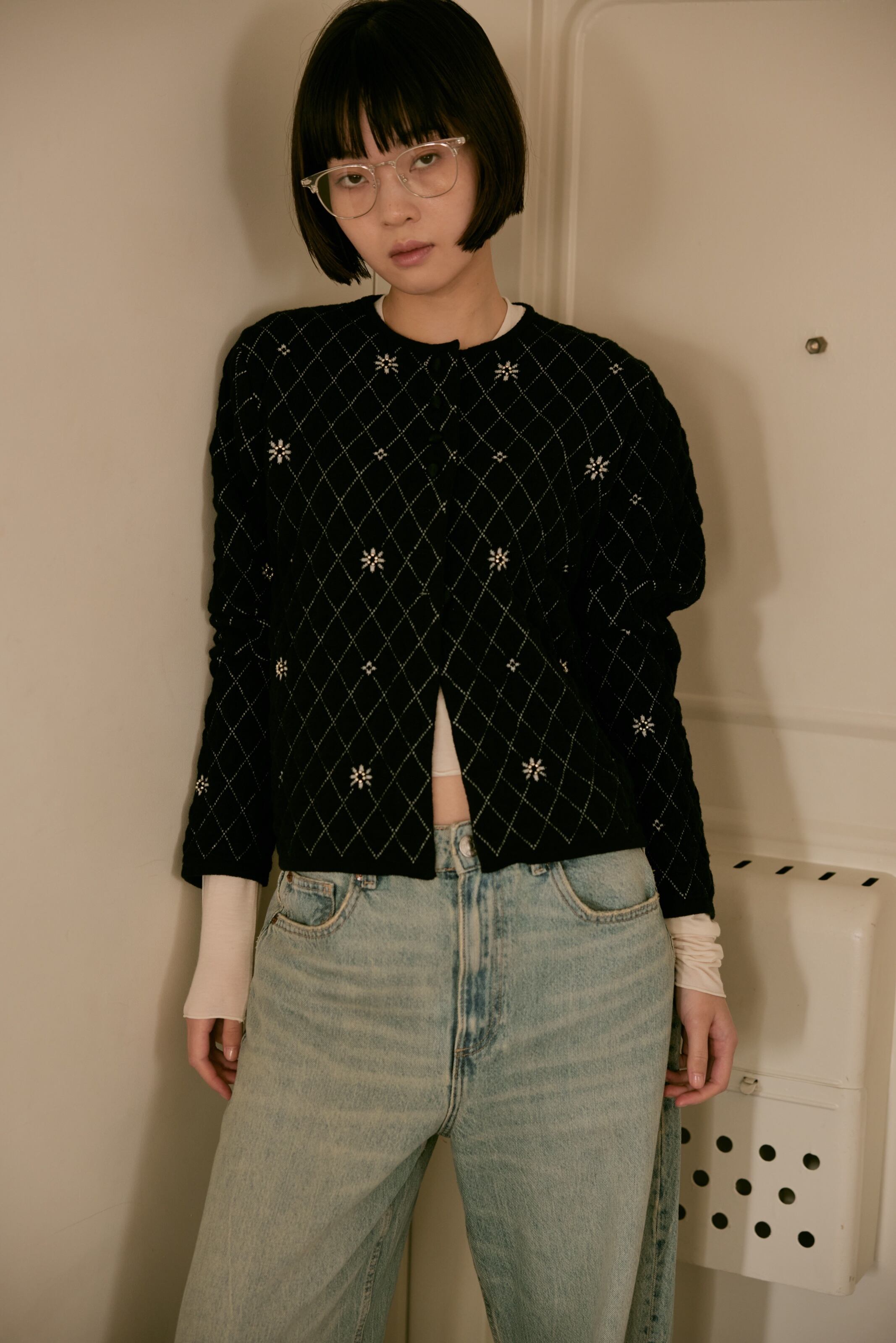 Quilting flower beads cardigan BLACK | tyn.TGOR