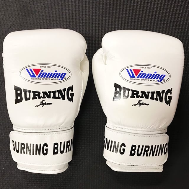 BURNING × Winning パンチンググローブ 8oz ホワイト | BURNING