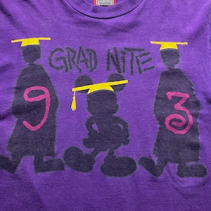 vintage 1990’s DISNEY print tee “GRAD NITE”