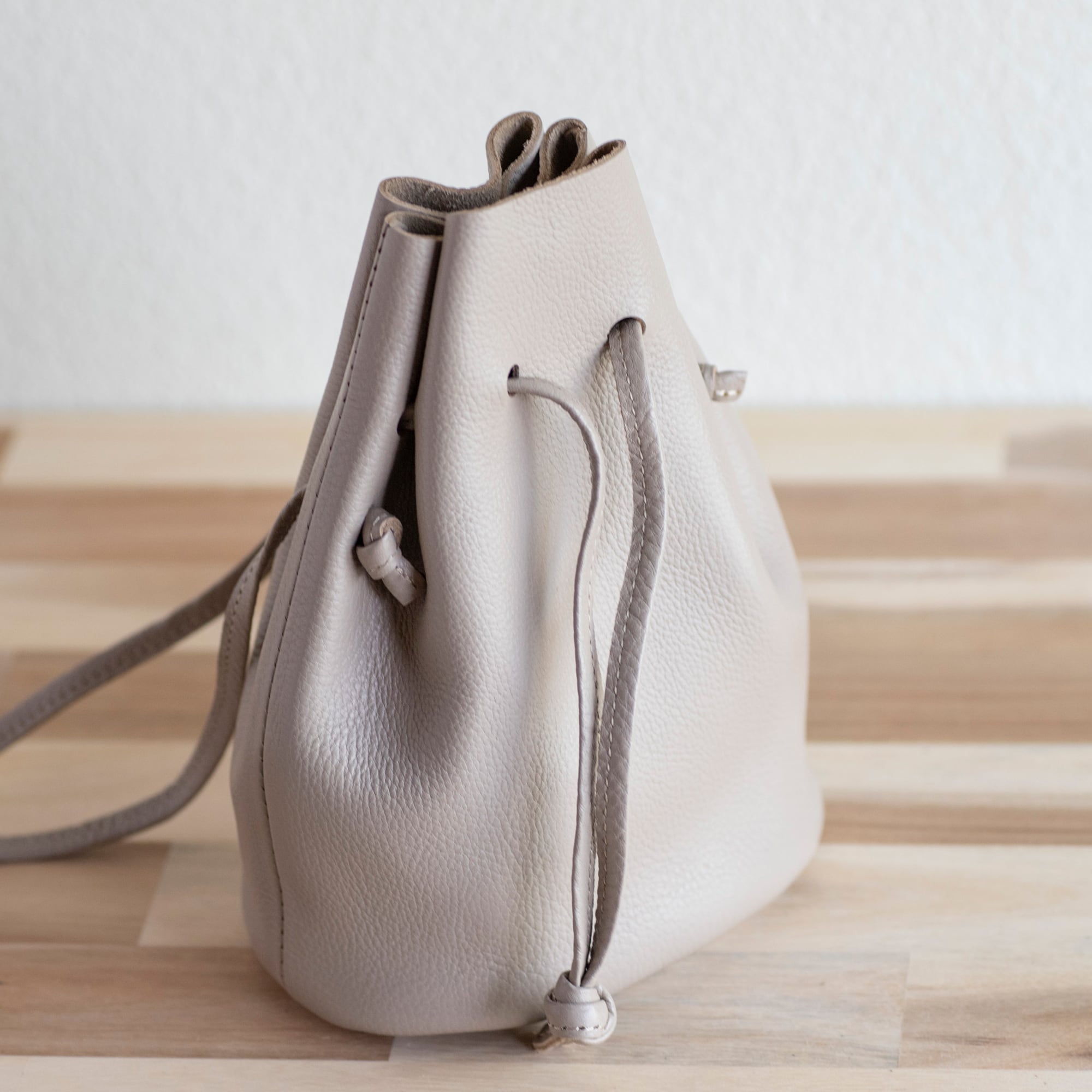 ミニ巾着ショルダーバッグ (マットシュリンクレザー) 【ma-03ss