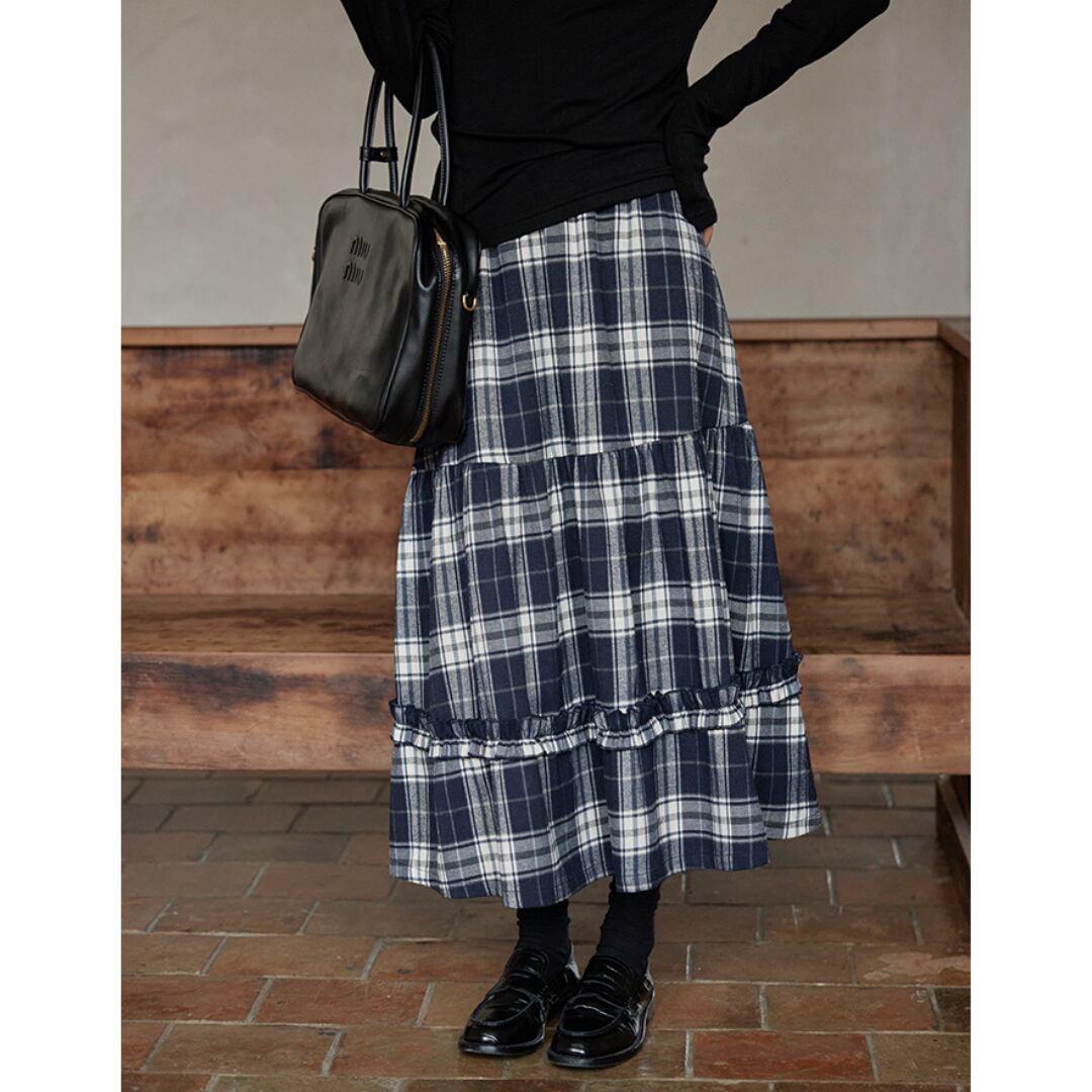 stylish navy blue check skirt