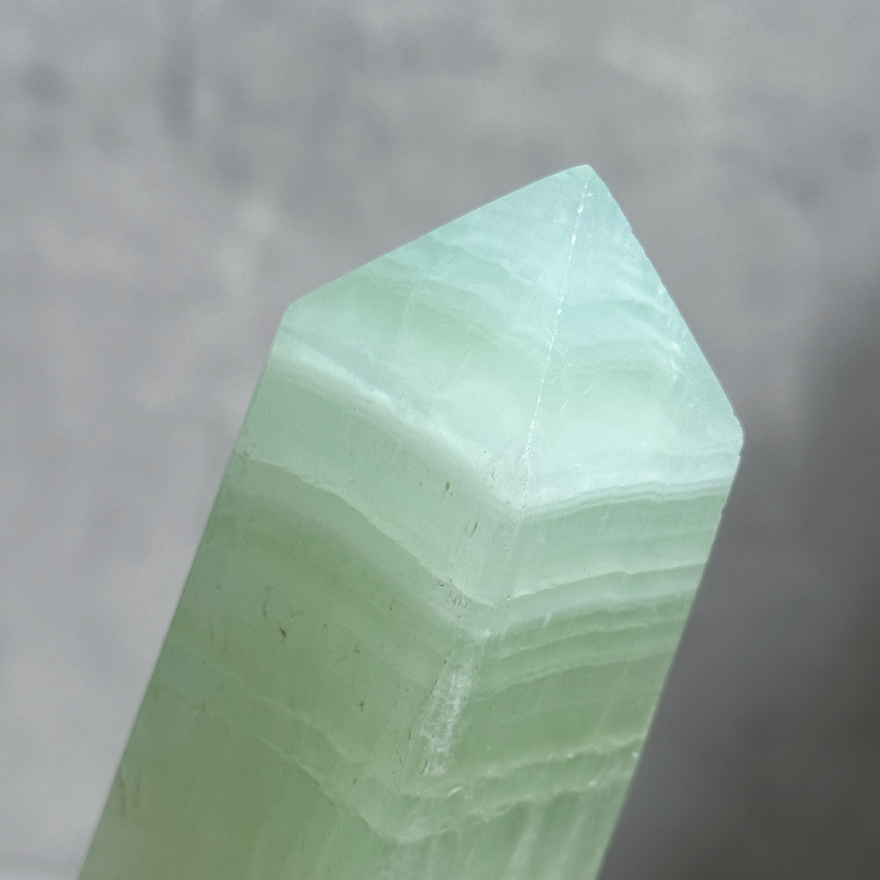 ピスタチオカルサイト タワー95◇Pistachio Calcite◇天然石・鉱物