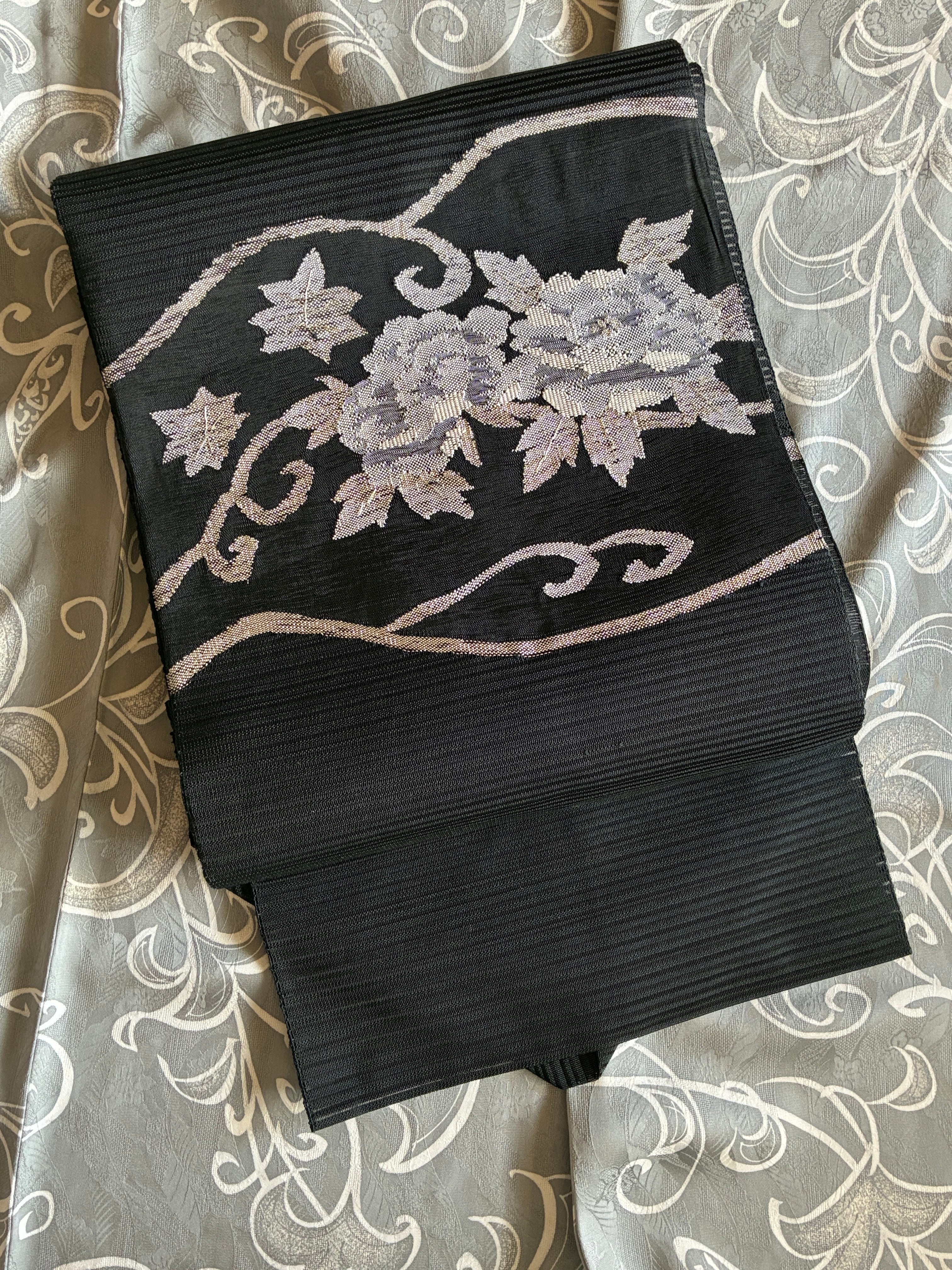 宮脇綾子さんの作風 アップリケ 紬 花 名古屋帯 | 初屋