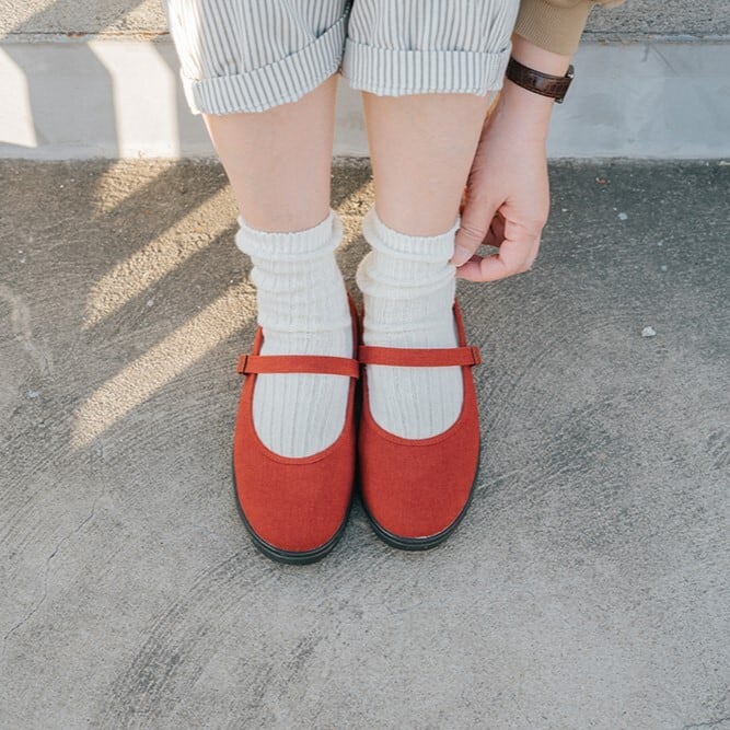 新色登場 使いやすさ定評あり ストラップシューズ レッド | hanamikoji