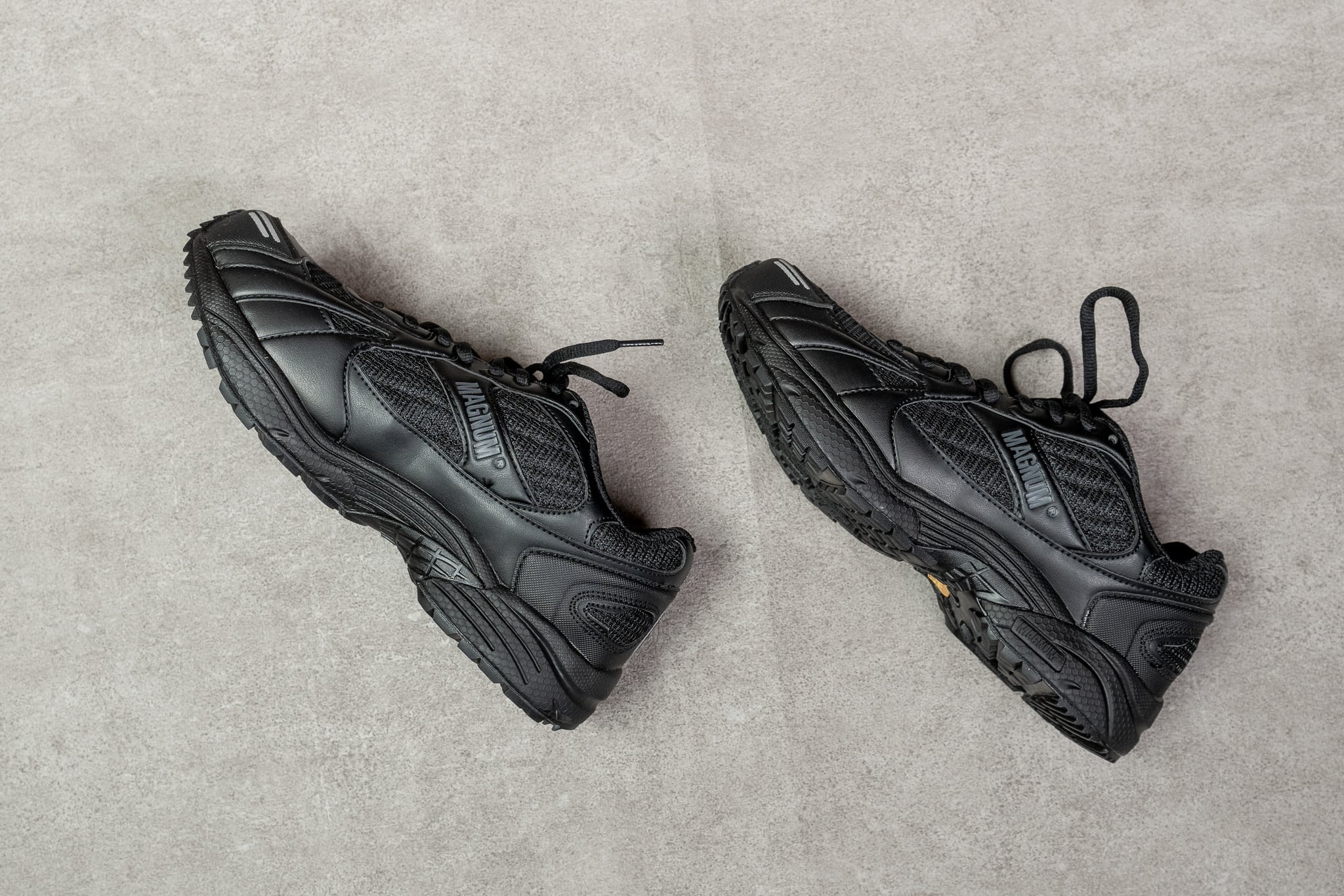 DEADSTOCK】British Army Training Shoes Magnum 実物 イギリス