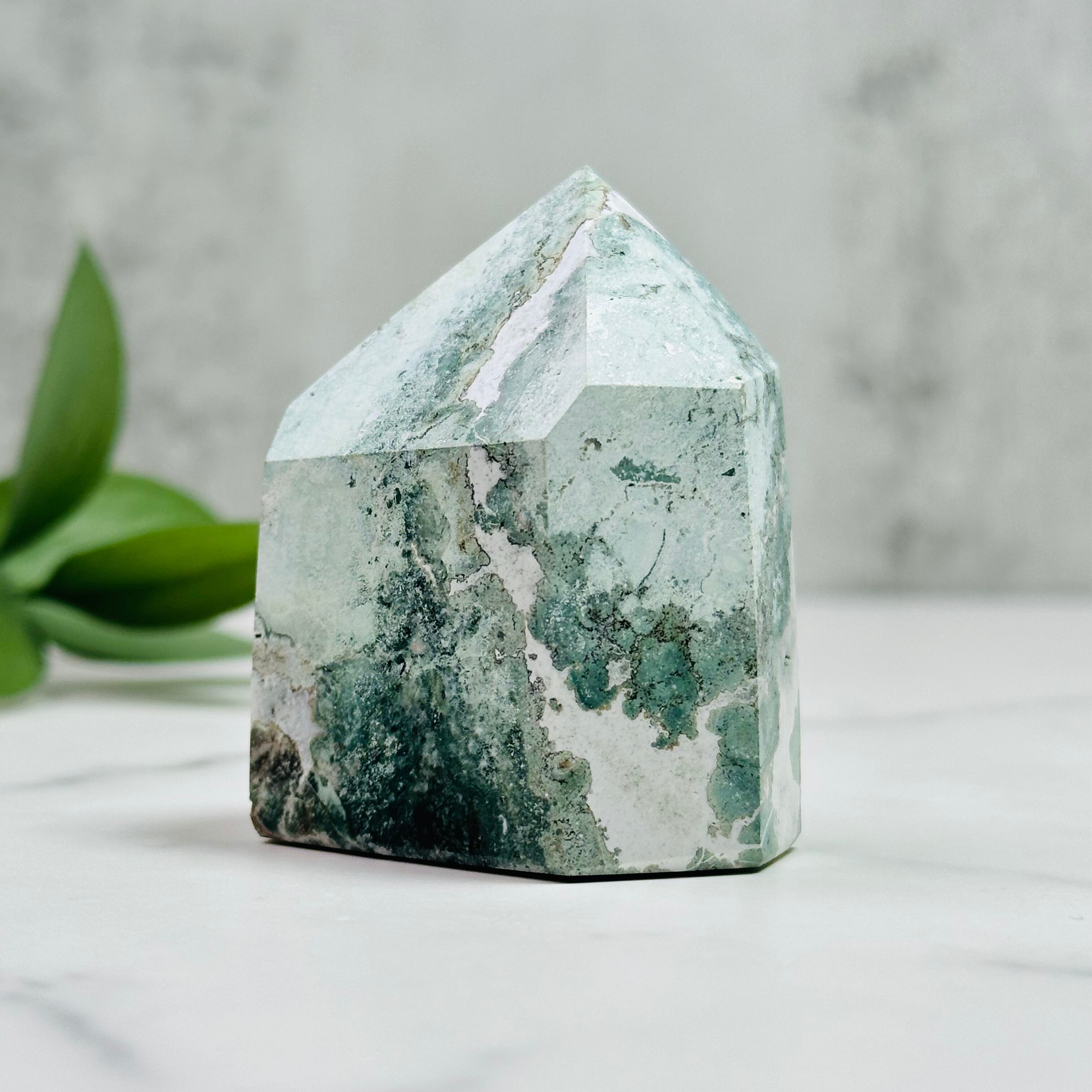 癒し空間を彩る天然石｜ユニコーンジャスパータワー | Mt.Sophia