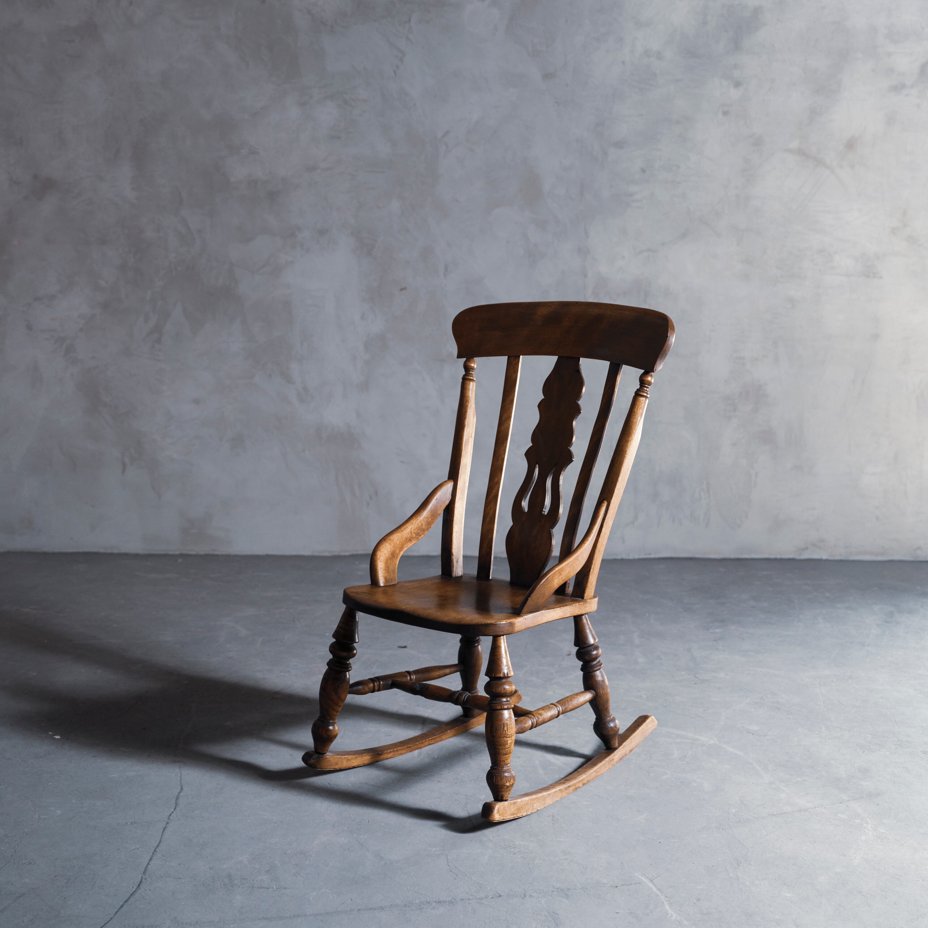 ロッキングチェアー/カントリーアンティークチェアー/