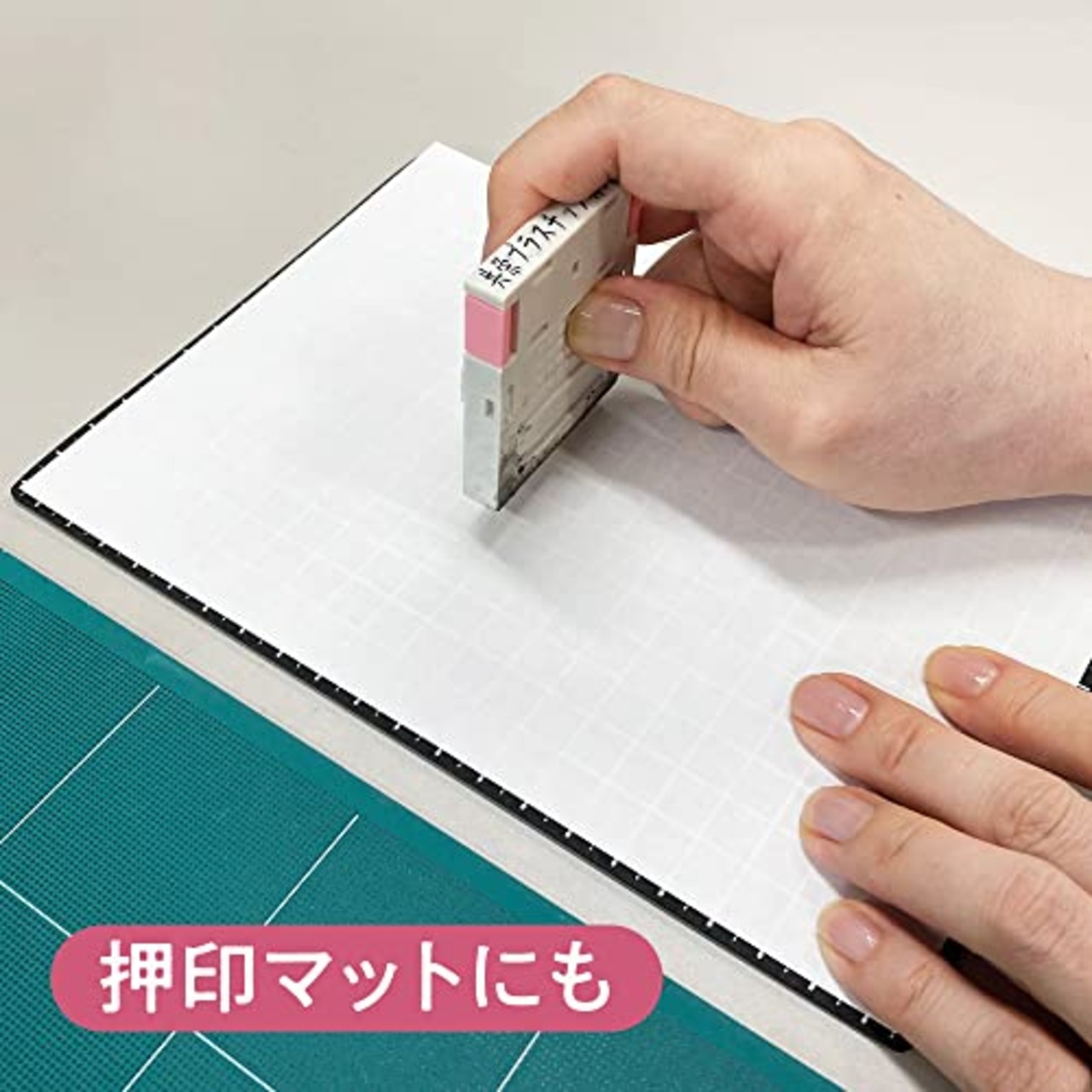 共栄プラスチック 下敷 ライティングマット A5 黒 方眼 WMS-A5-BL