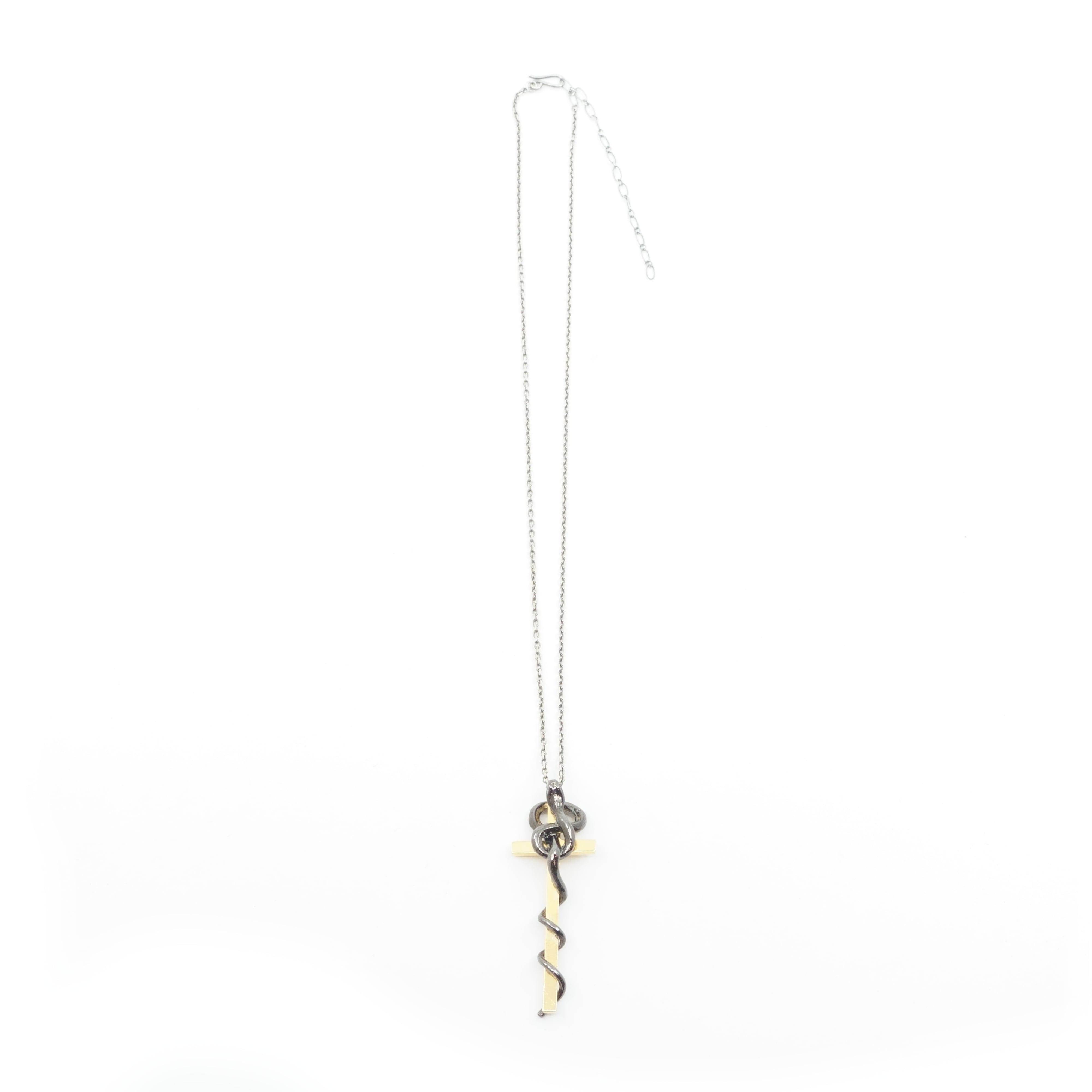 美品 gundaステルスクロスネックレス シルバー / 黒 ネックレス gunda - ステルスクロスネックレス / シルバー / STEALTH CROSS