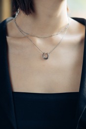 『可憐な仕草』 dot necklace