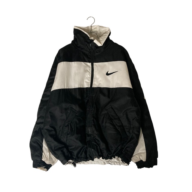 【リバーシブル】NIKE   アウター　2XL   刺繍