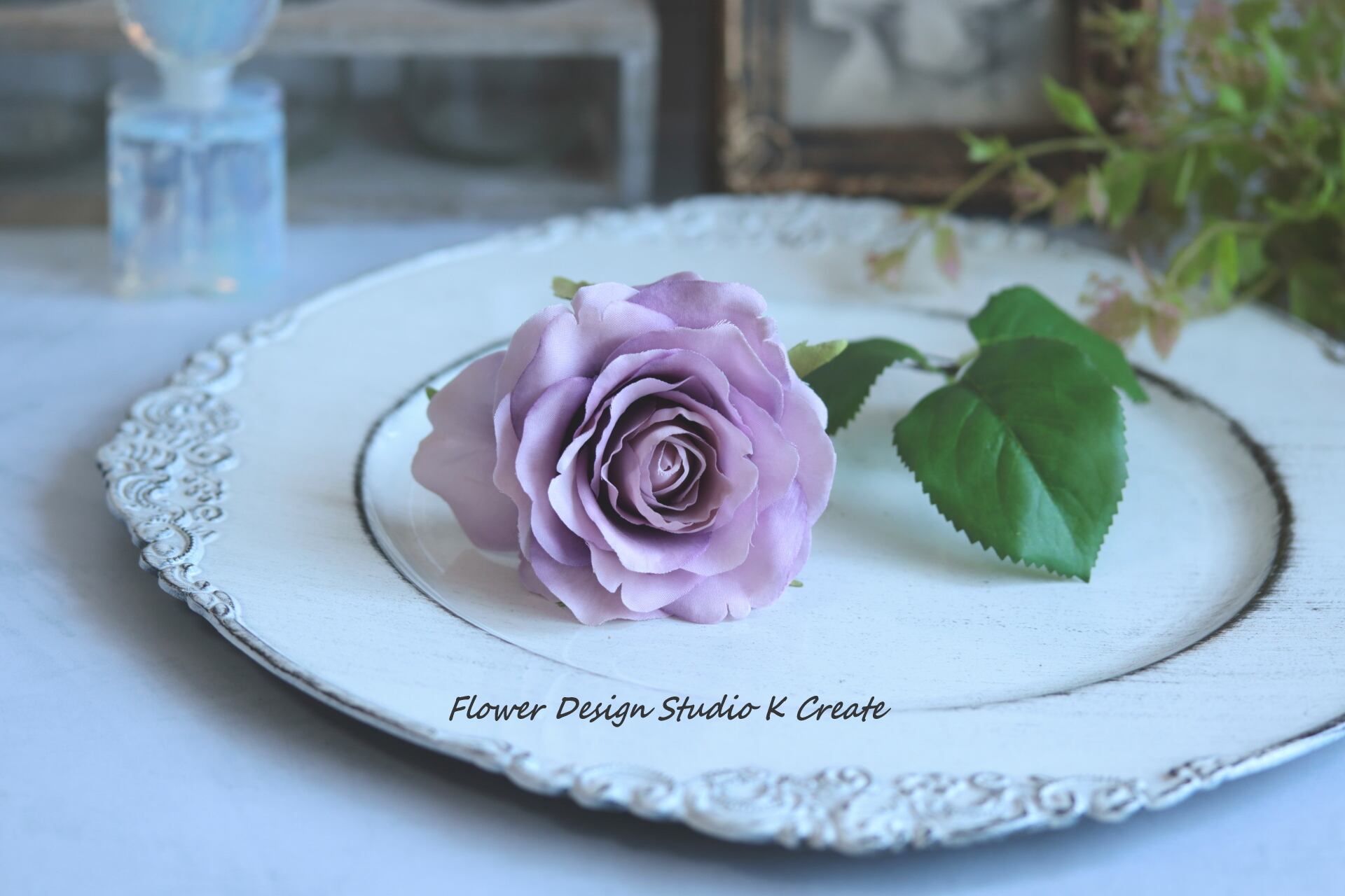 薔薇と葉っぱの髪飾り（ラベンダー） ラベンダー色の薔薇 髪飾り