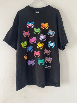 ユニークなカニTシャツ