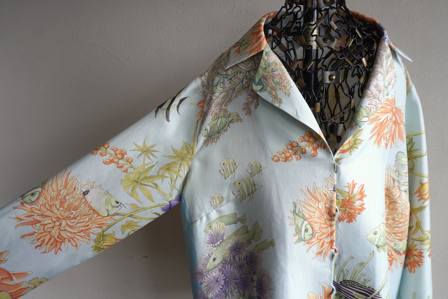 1980's〜 ITALY製 [Salvatore Ferragamo] 熱帯魚&花 スカーフ柄