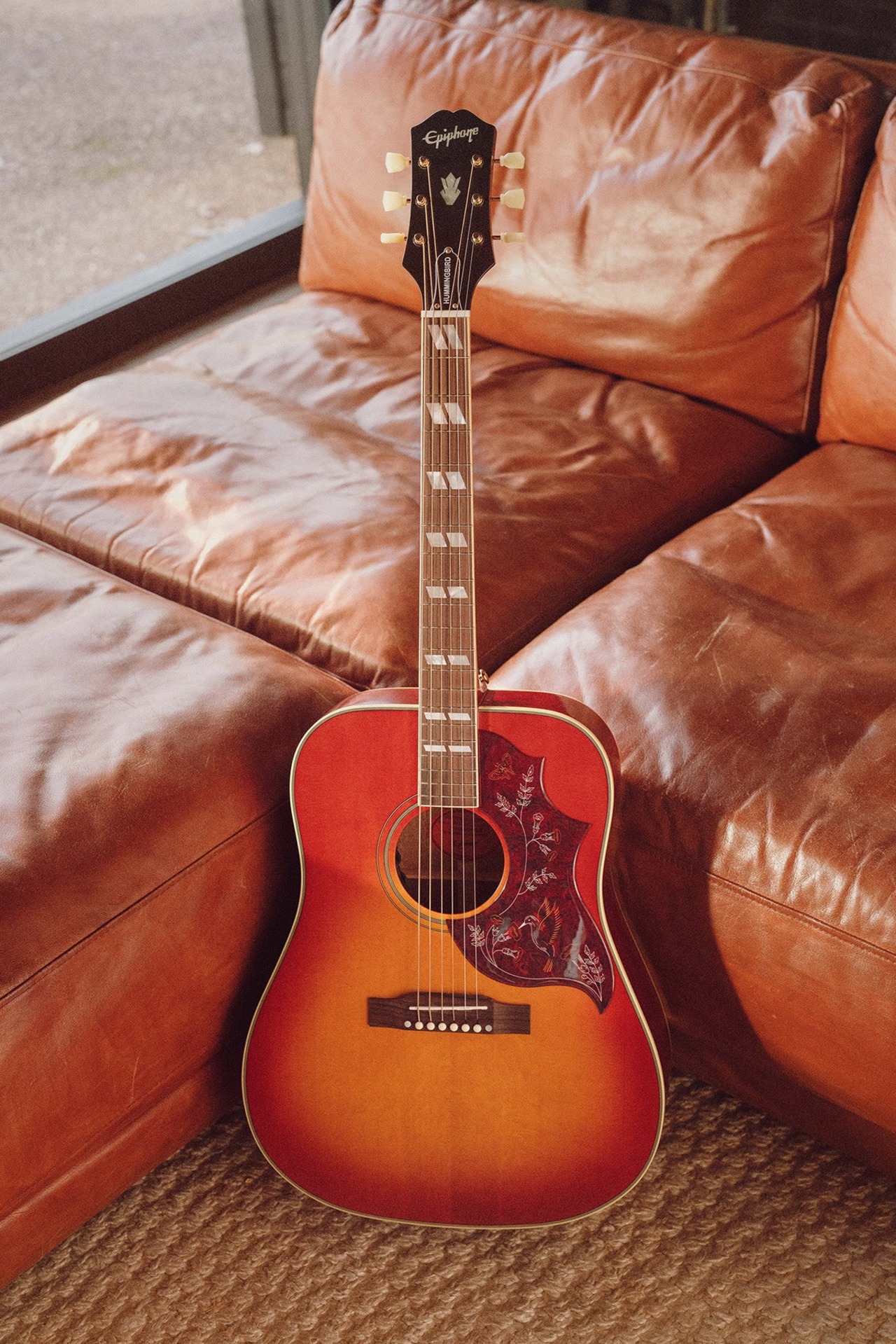 Epiphone Inspired by Gibson Hummingbird Standard (Cherry Sunburst) [Fishman プリアンプ搭載エレアコ仕様]