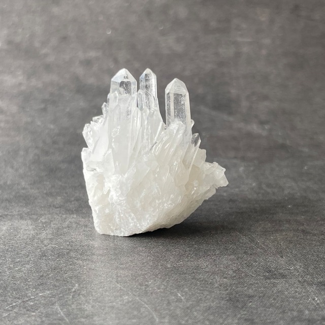 中国　潜江市　カンシ|clearquartz クリアクォーツ|ミニクラスター|天然石　パワーストーン　鉱物　gem stone