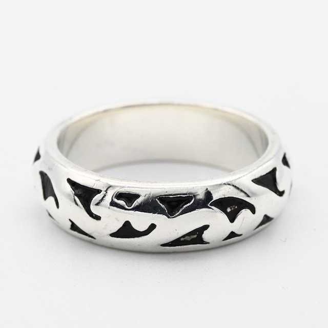 Twisted Scroll Design Black Resin Ring #13.5 / Ireland